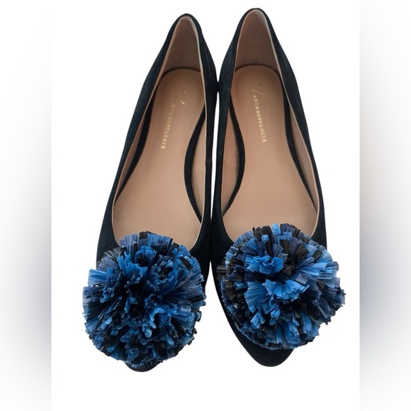 Anthropologie Shoes - Anthropologie Black Suede Raffia Pom Pom Ballet Flats Women’s Shoes Size 6.5